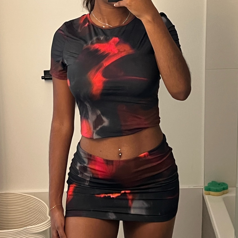 White Fox Boutique Red and Black Short Sleeve Top